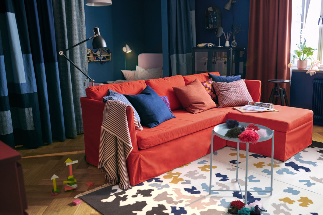 IKEA - Цветен и уютен малък дом за двама